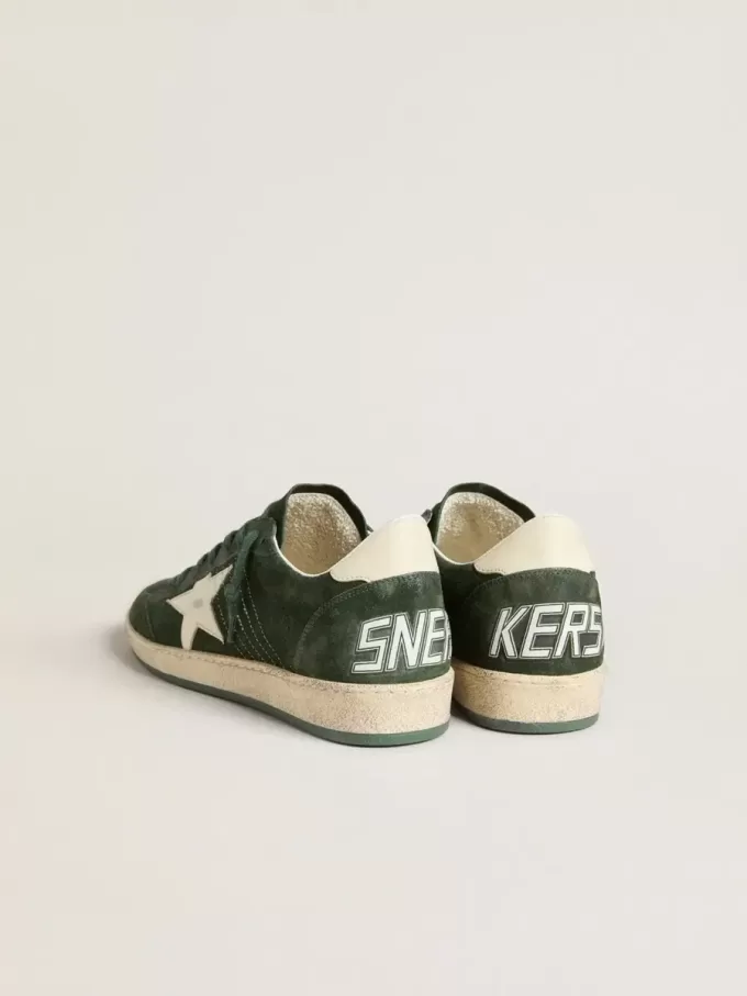 Zapatillas Ball Star para hombre en ante verde con estrella y lengüeta en el talón de piel blanca Zapatillas Ball Star para hombre en ante verde con estrella y lengüeta en el talón de piel blanca