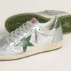 Zapatillas Ball Star para hombre en nailon plateado con estrella y lengüeta en el talón de cuero verde Zapatillas Ball Star para hombre en nailon plateado con estrella y lengüeta en el talón de cuero verde