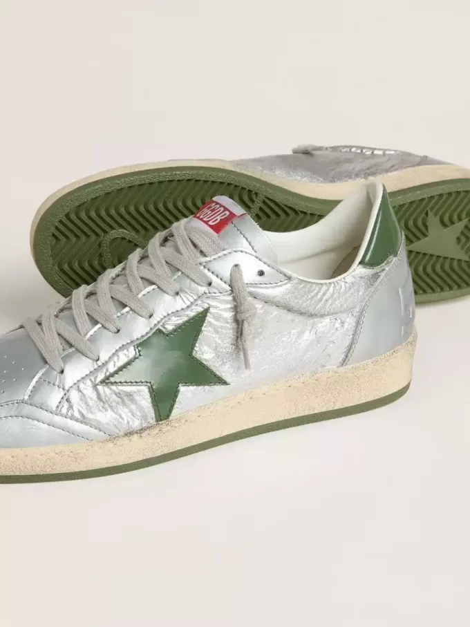 Zapatillas Ball Star para hombre en nailon plateado con estrella y lengüeta en el talón de cuero verde Zapatillas Ball Star para hombre en nailon plateado con estrella y lengüeta en el talón de cuero verde