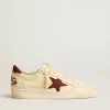 Zapatillas Ball Star para hombre en napa beige con estrella de malla burdeos y lengüeta en el talón Zapatillas Ball Star para hombre en napa beige con estrella de malla burdeos y lengüeta en el talón