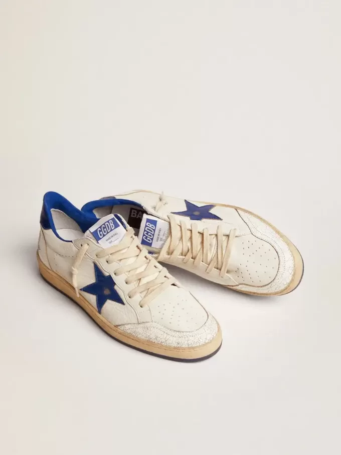 Zapatillas Ball Star para hombre en napa blanca con estrella azul y lengüeta en el talón Zapatillas Ball Star para hombre en napa blanca con estrella azul y lengüeta en el talón