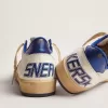 Zapatillas Ball Star para hombre en napa blanca con estrella azul y lengüeta en el talón Zapatillas Ball Star para hombre en napa blanca con estrella azul y lengüeta en el talón