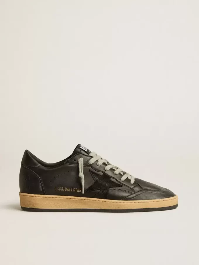 Zapatillas Ball Star para hombre en napa negra con estrella de ante y lengüeta del talón en napa Zapatillas Ball Star para hombre en napa negra con estrella de ante y lengüeta del talón en napa