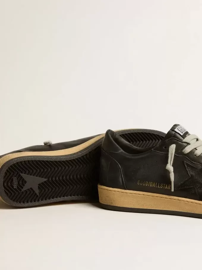 Zapatillas Ball Star para hombre en napa negra con estrella de ante y lengüeta del talón en napa Zapatillas Ball Star para hombre en napa negra con estrella de ante y lengüeta del talón en napa