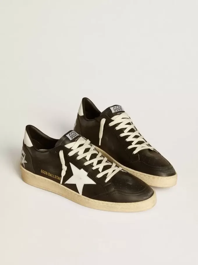 Zapatillas Ball Star para hombre en napa negra con estrella y lengüeta en el talón de cuero blanco Zapatillas Ball Star para hombre en napa negra con estrella y lengüeta en el talón de cuero blanco