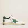Zapatillas Ball Star para hombre en piel napa blanca con estrella y lengüeta en el talón en piel verde Zapatillas Ball Star para hombre en piel napa blanca con estrella y lengüeta en el talón en piel verde