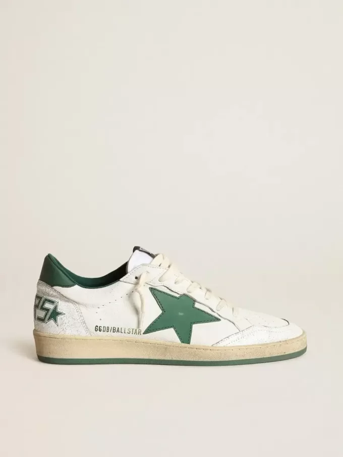 Zapatillas Ball Star para hombre en piel napa blanca con estrella y lengüeta en el talón en piel verde Zapatillas Ball Star para hombre en piel napa blanca con estrella y lengüeta en el talón en piel verde