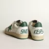 Zapatillas Ball Star para hombre en piel napa blanca con estrella y lengüeta en el talón en piel verde Zapatillas Ball Star para hombre en piel napa blanca con estrella y lengüeta en el talón en piel verde