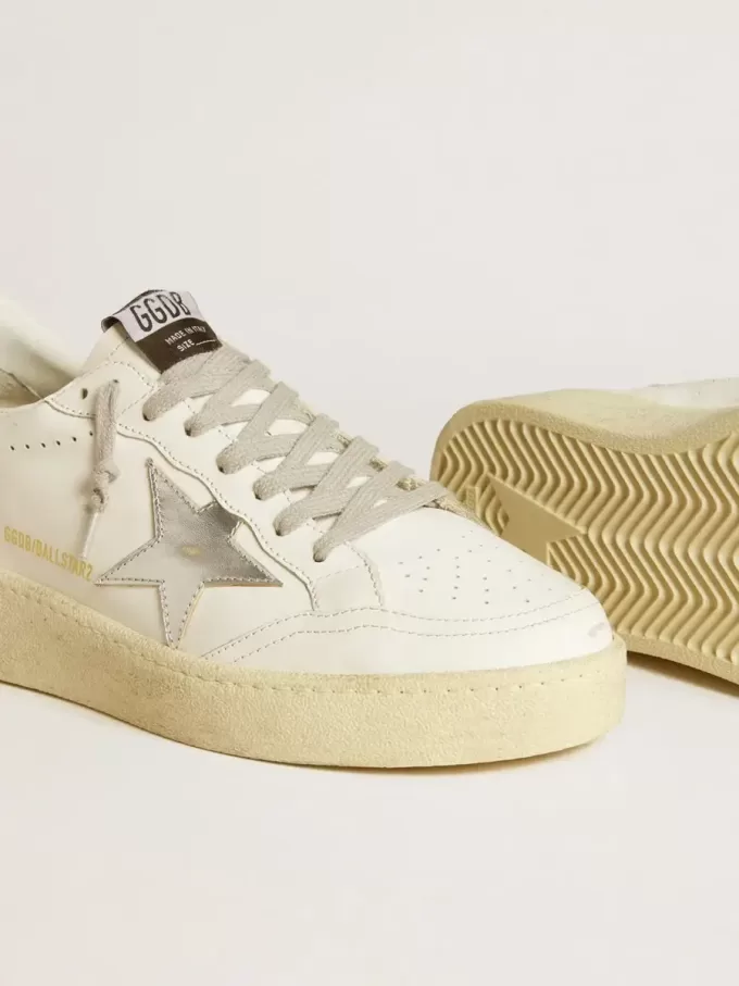 Zapatillas Ball Star para mujer con estrella de piel plateada y lengüeta del talón con purpurina plateada Zapatillas Ball Star para mujer con estrella de piel plateada y lengüeta del talón con purpurina plateada