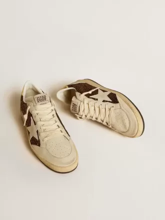 Zapatillas Ball Star para mujer con purpurina, estrella de piel y lengüeta metálica en el talón. Zapatillas Ball Star para mujer con purpurina, estrella de piel y lengüeta metálica en el talón.