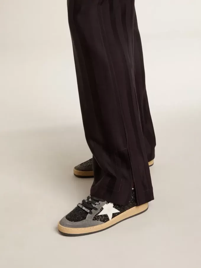Zapatillas Ball Star para mujer con purpurina, estrella de piel y lengüeta metálica en el talón. Zapatillas Ball Star para mujer con purpurina, estrella de piel y lengüeta metálica en el talón.