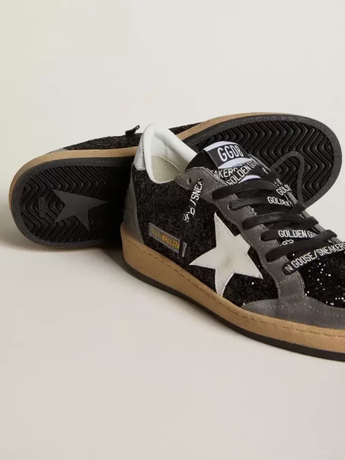 Zapatillas Ball Star para mujer con purpurina, estrella de piel y lengüeta metálica en el talón. Zapatillas Ball Star para mujer con purpurina, estrella de piel y lengüeta metálica en el talón.