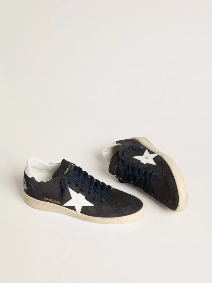 Zapatillas Ball Star para mujer en ante azul oscuro con estrella y lengüeta en el talón de cuero Zapatillas Ball Star para mujer en ante azul oscuro con estrella y lengüeta en el talón de cuero