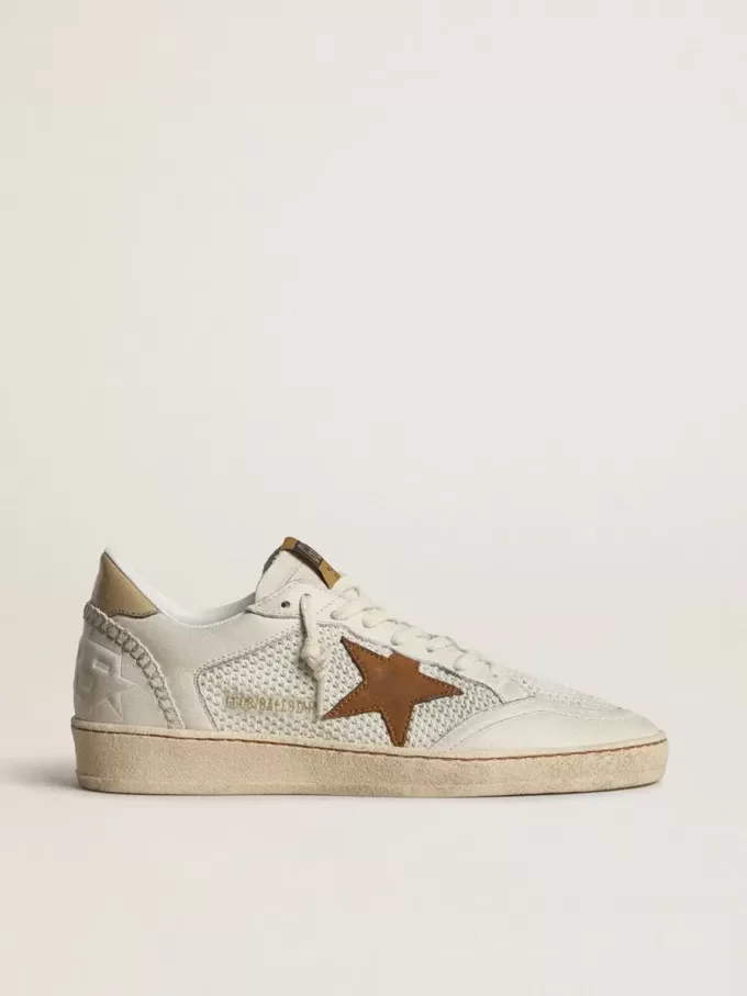 Zapatillas Ball Star para mujer en napa blanca y malla con estrella de nubuck color tabaco y lengüeta trasera beige Zapatillas Ball Star para mujer en napa blanca y malla con estrella de nubuck color tabaco y lengüeta trasera beige
