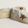 Zapatillas Ball Star para mujer en napa blanca y malla con estrella de nubuck color tabaco y lengüeta trasera beige Zapatillas Ball Star para mujer en napa blanca y malla con estrella de nubuck color tabaco y lengüeta trasera beige