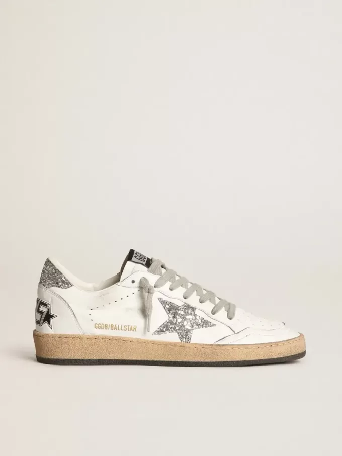 Zapatillas Ball Star para mujer en napa con estrella blanca y lengüeta con purpurina en el talón Zapatillas Ball Star para mujer en napa con estrella blanca y lengüeta con purpurina en el talón