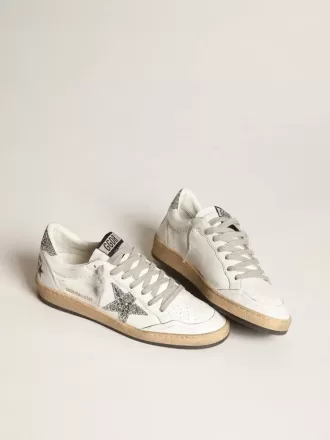 Zapatillas Ball Star para mujer en napa con estrella blanca y lengüeta con purpurina en el talón Zapatillas Ball Star para mujer en napa con estrella blanca y lengüeta con purpurina en el talón