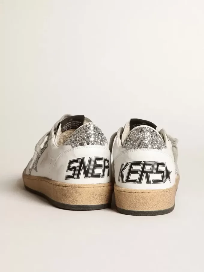 Zapatillas Ball Star para mujer en napa con estrella blanca y lengüeta con purpurina en el talón Zapatillas Ball Star para mujer en napa con estrella blanca y lengüeta con purpurina en el talón