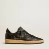 Zapatillas Ball Star para mujer en napa negra con estrella brillante negra y lengüeta de ante en el talón Zapatillas Ball Star para mujer en napa negra con estrella brillante negra y lengüeta de ante en el talón