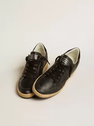 Zapatillas Ball Star para mujer en napa negra con estrella brillante negra y lengüeta de ante en el talón Zapatillas Ball Star para mujer en napa negra con estrella brillante negra y lengüeta de ante en el talón