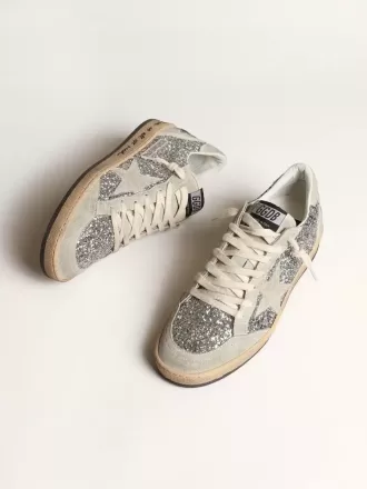 Zapatillas Ball Star para mujer en plata brillante con inserciones de ante gris hielo Zapatillas Ball Star para mujer en plata brillante con inserciones de ante gris hielo