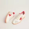 Zapatillas Ball Star Wishes de mujer en piel blanca con estrella roja y lengüeta en el talón Zapatillas Ball Star Wishes de mujer en piel blanca con estrella roja y lengüeta en el talón