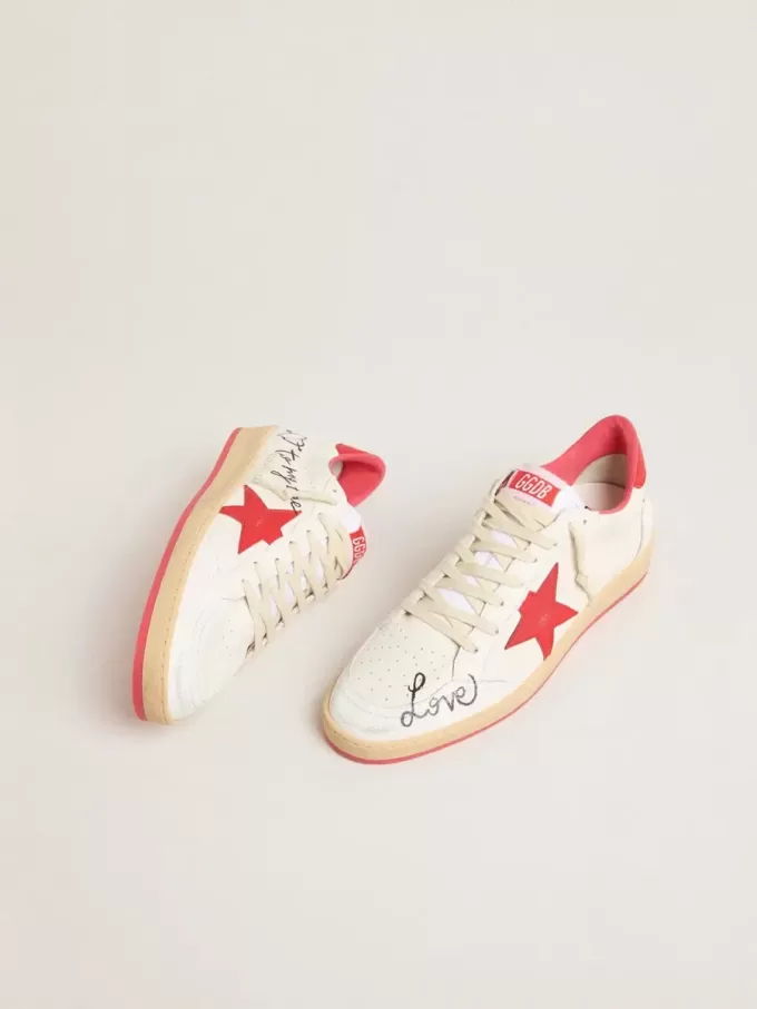 Zapatillas Ball Star Wishes de mujer en piel blanca con estrella roja y lengüeta en el talón Zapatillas Ball Star Wishes de mujer en piel blanca con estrella roja y lengüeta en el talón