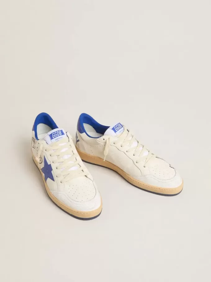 Zapatillas Ball Star Wishes para hombre en piel napa blanca con estrella azul brillante y lengüeta en el talón Zapatillas Ball Star Wishes para hombre en piel napa blanca con estrella azul brillante y lengüeta en el talón