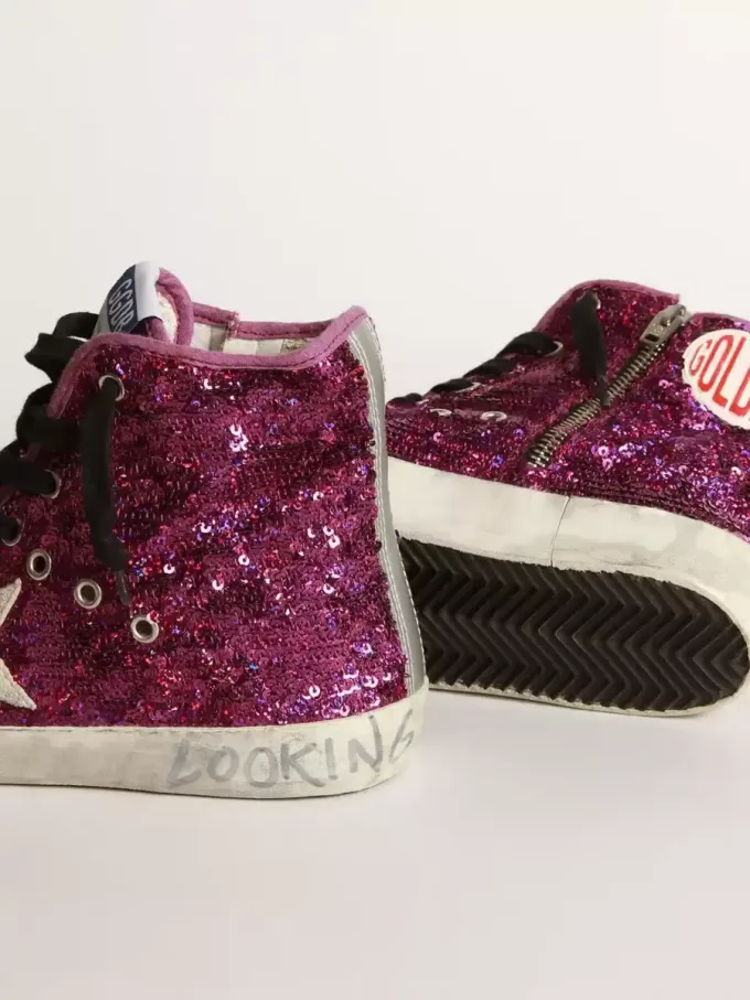 Zapatillas Francy con lentejuelas y letras escritas a mano en la suela exterior