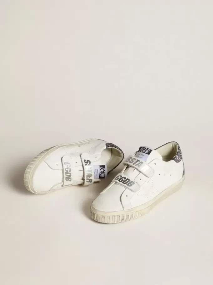 Zapatillas Old School de origen biológico con estrella perforada y lengüeta con purpurina en el talón Zapatillas Old School de origen biológico con estrella perforada y lengüeta con purpurina en el talón