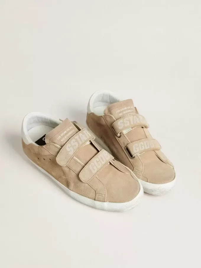 Zapatillas Old School para mujer en ante beige con lengüeta de cuero blanco en el talón Zapatillas Old School para mujer en ante beige con lengüeta de cuero blanco en el talón