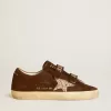 Zapatillas Old School para mujer en ante marrón con estrella de ante beige con tachuelas y perlas Zapatillas Old School para mujer en ante marrón con estrella de ante beige con tachuelas y perlas