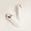 Zapatillas Purestar blancas con lengüeta naranja fluorescente en el talón