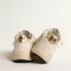 Zapatillas Running Sole LTD para mujer en napa con estrella de ante y lengüeta dorada en el talón Zapatillas Running Sole LTD para mujer en napa con estrella de ante y lengüeta dorada en el talón