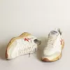 Zapatillas Running Sole para hombre con estrella de piel y lengüeta en el talón con estampado rojo Zapatillas Running Sole para hombre con estrella de piel y lengüeta en el talón con estampado rojo