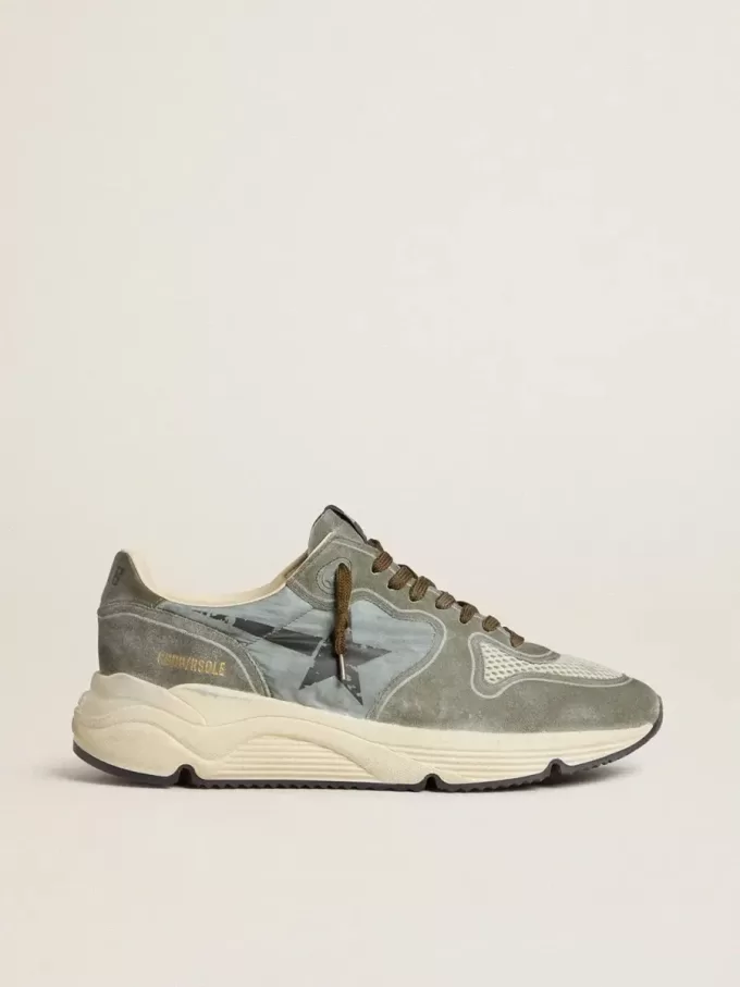 Zapatillas Running Sole para hombre en nailon azul claro con estrella negra y lengüeta de cuero verde en el talón Zapatillas Running Sole para hombre en nailon azul claro con estrella negra y lengüeta de cuero verde en el talón