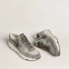Zapatillas Running Sole para hombre en nailon azul claro con estrella negra y lengüeta de cuero verde en el talón Zapatillas Running Sole para hombre en nailon azul claro con estrella negra y lengüeta de cuero verde en el talón