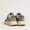 Zapatillas Running Sole para hombre en nailon azul claro con estrella negra y lengüeta de cuero verde en el talón Zapatillas Running Sole para hombre en nailon azul claro con estrella negra y lengüeta de cuero verde en el talón