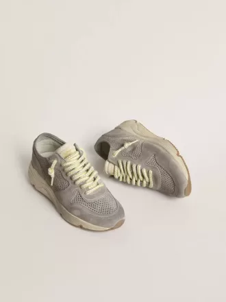 Zapatillas Running Sole para mujer en ante gris con estrella y lengüeta en el talón en ante gris Zapatillas Running Sole para mujer en ante gris con estrella y lengüeta en el talón en ante gris