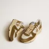 Zapatillas Running Sole para mujer en ante marrón y malla con estrella dorada brillante Zapatillas Running Sole para mujer en ante marrón y malla con estrella dorada brillante
