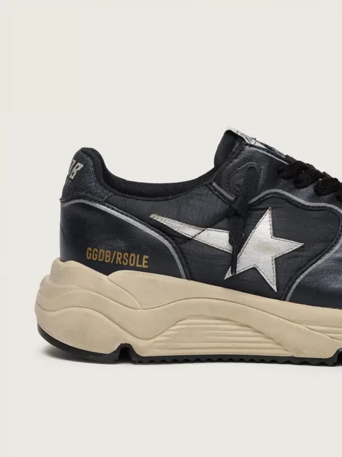 Zapatillas Running Sole para mujer en piel napa negra y nailon con estrella de piel plateada Zapatillas Running Sole para mujer en piel napa negra y nailon con estrella de piel plateada