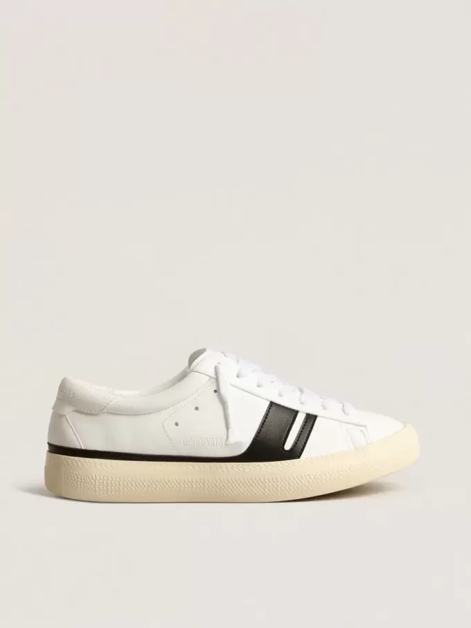 Zapatillas sostenibles Yatay Modelo 1B con parte superior blanca de origen biológico y Y negra Zapatillas sostenibles Yatay Modelo 1B con parte superior blanca de origen biológico y Y negra