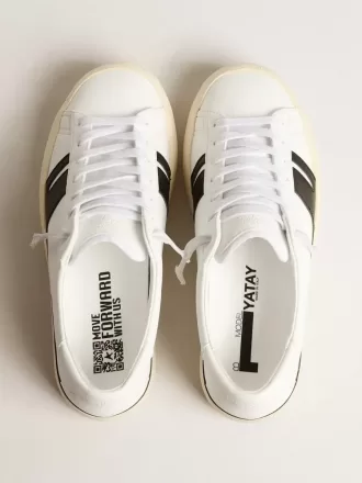 Zapatillas sostenibles Yatay Modelo 1B con parte superior blanca de origen biológico y Y negra Zapatillas sostenibles Yatay Modelo 1B con parte superior blanca de origen biológico y Y negra
