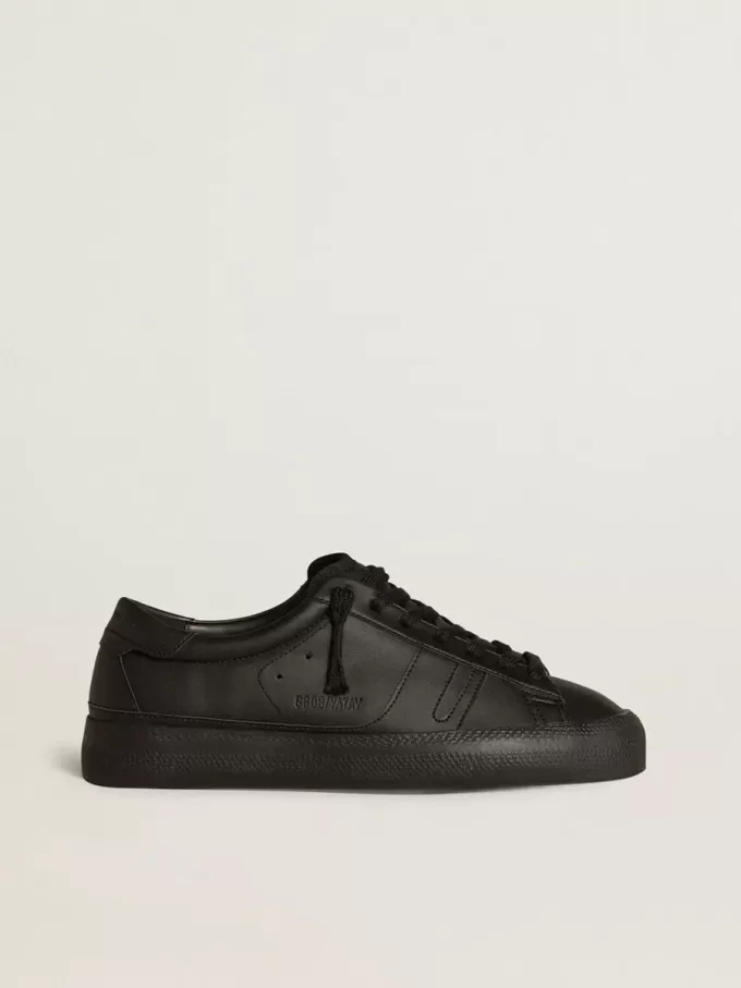 Zapatillas sostenibles Yatay Modelo 1B con parte superior de origen biológico y Y negra Zapatillas sostenibles Yatay Modelo 1B con parte superior de origen biológico y Y negra