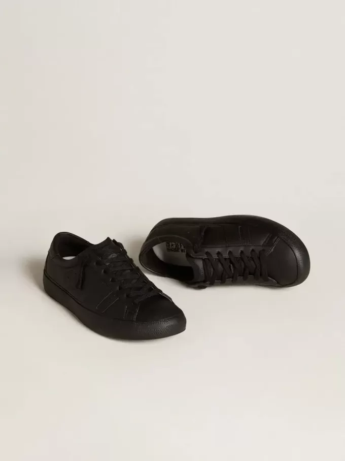 Zapatillas sostenibles Yatay Modelo 1B con parte superior de origen biológico y Y negra Zapatillas sostenibles Yatay Modelo 1B con parte superior de origen biológico y Y negra