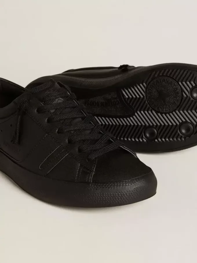 Zapatillas sostenibles Yatay Modelo 1B con parte superior de origen biológico y Y negra Zapatillas sostenibles Yatay Modelo 1B con parte superior de origen biológico y Y negra