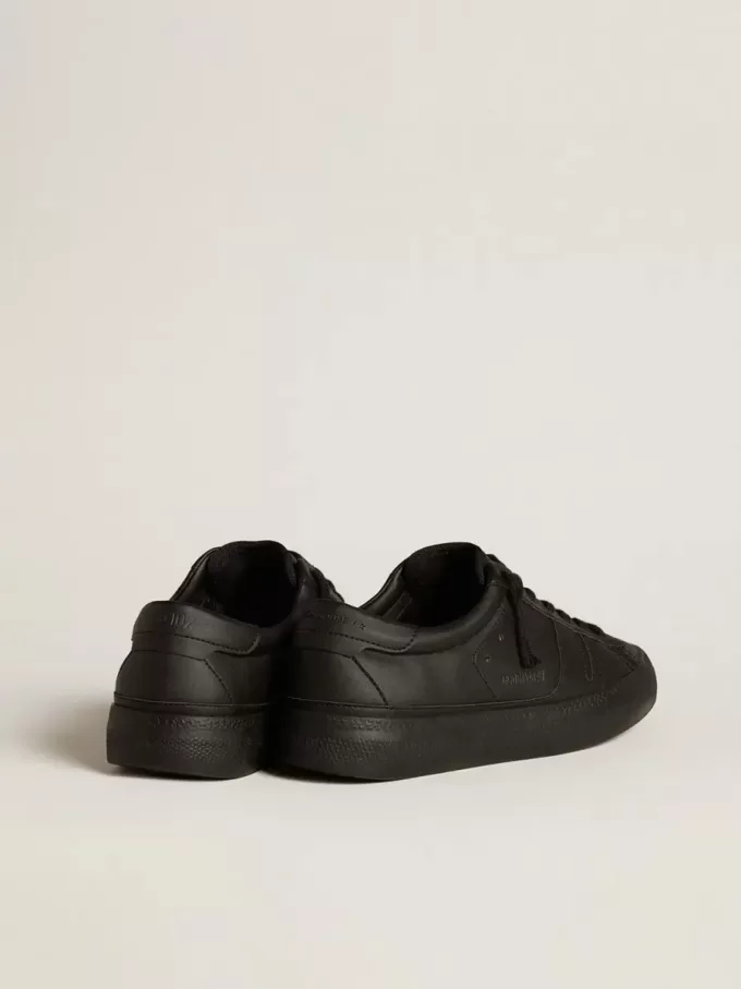 Zapatillas sostenibles Yatay Modelo 1B con parte superior de origen biológico y Y negra Zapatillas sostenibles Yatay Modelo 1B con parte superior de origen biológico y Y negra