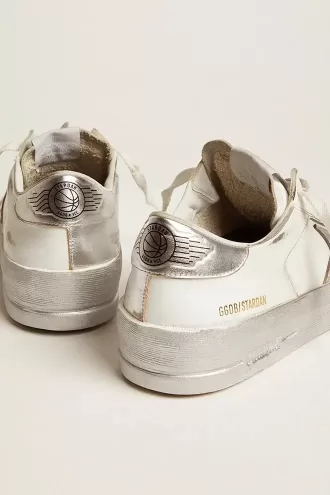 Zapatillas Stardan con estrella y lengüeta en el talón de cuero metalizado plateado