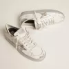Zapatillas Stardan con estrella y lengüeta en el talón de cuero metalizado plateado Zapatillas Stardan con estrella y lengüeta en el talón de cuero metalizado plateado