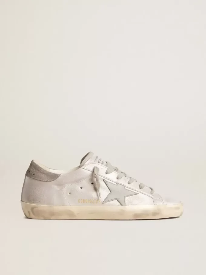 Zapatillas Super-Star en piel gris-blanca con efecto brillante y estrella de piel Zapatillas Super-Star en piel gris-blanca con efecto brillante y estrella de piel
